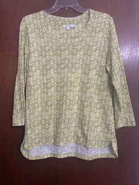 Chico’s Green and White 3/4 Sleeve Top